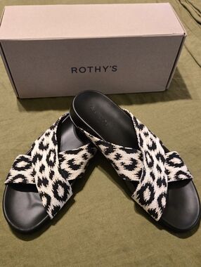 Rothy's The Weekend Slide Sandy Cat Size 10.5